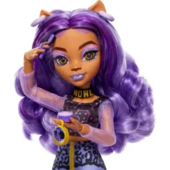 Monster High Skulltimates Secrets Fearidescent Clawdeen Wolf Fashion Doll
